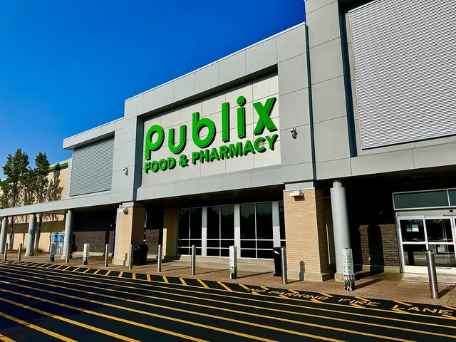 Publix Food and Pharmacy storefront with green lettering and a covered entrance